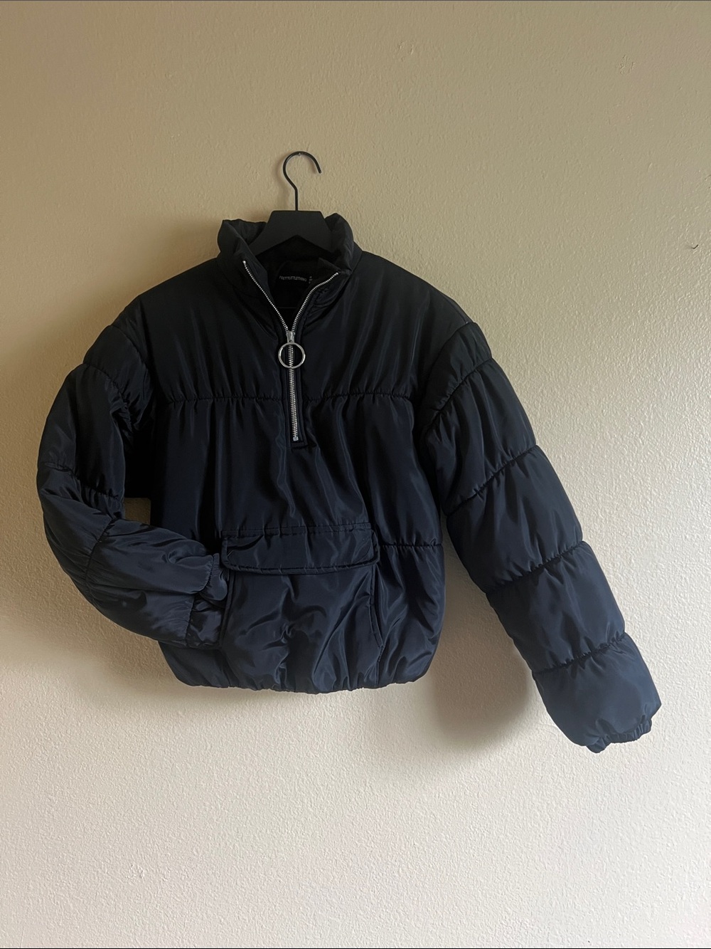 PrettyLittleThing Black Cropped Puffer Jacket with Ring Zip